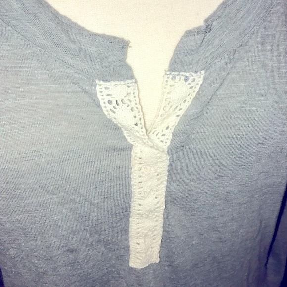 Kirra for PACSUN Grey Henley w/ Lace Trim - Picture 4 of 5